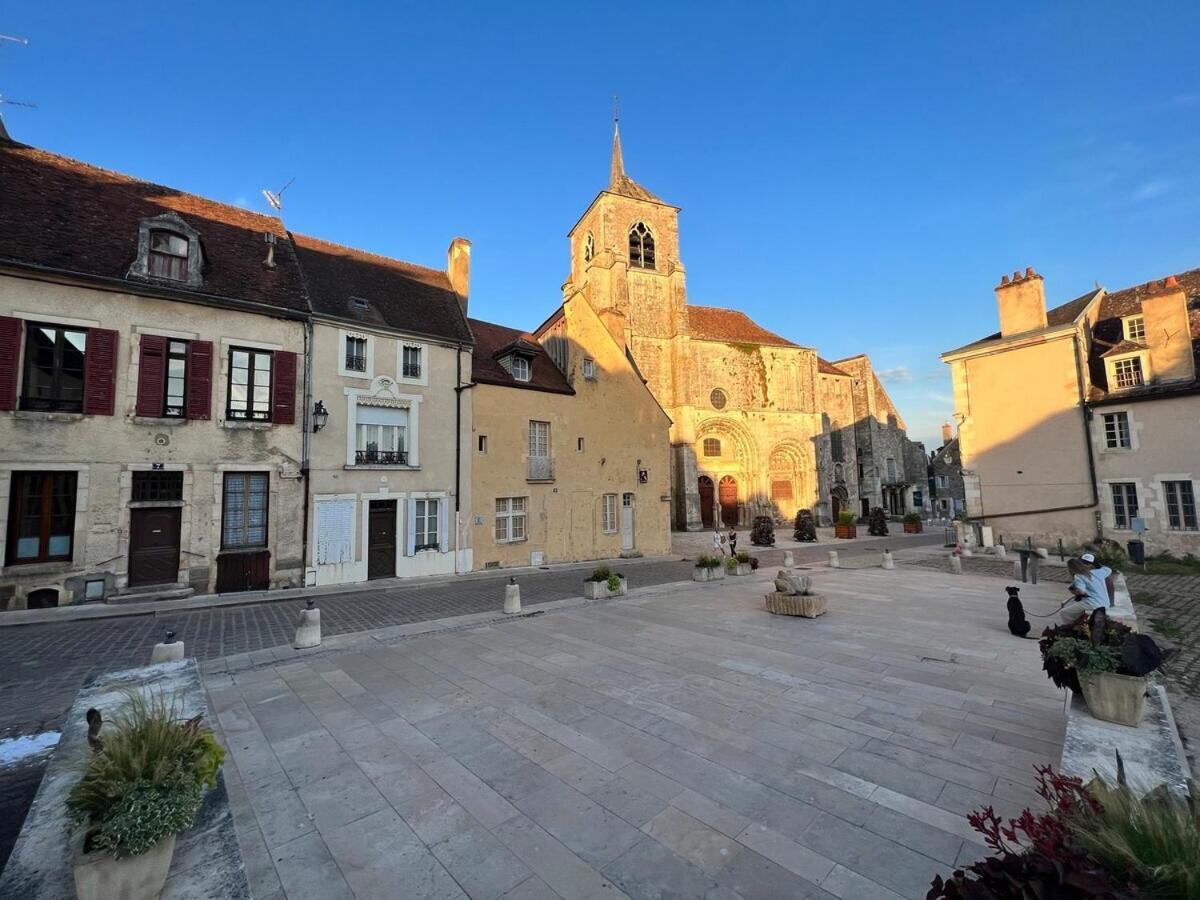 "La Grenouille" Centre Historique - Les Terres Du Roy Avallon Exterior foto